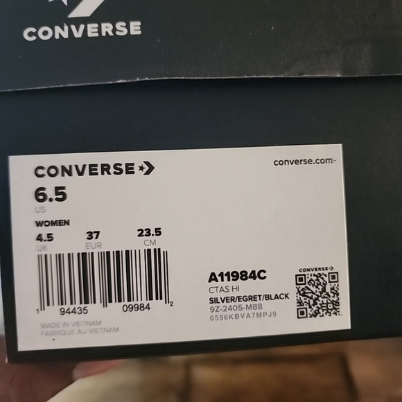 Converse Chuck Taylor leather Metallic Silver, High Tips. Brand New In Box. 6.5 - Picture 6 of 6